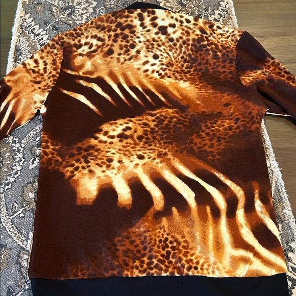 Fendi Jeans Brown and Gold Graphic Tee. NWT. Size S - Picture 3 of 10